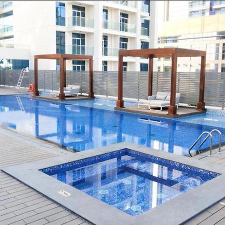 Bnbmehomes - Beautiful Lake View Studio Near Marina - 1504 두바이 외부 사진