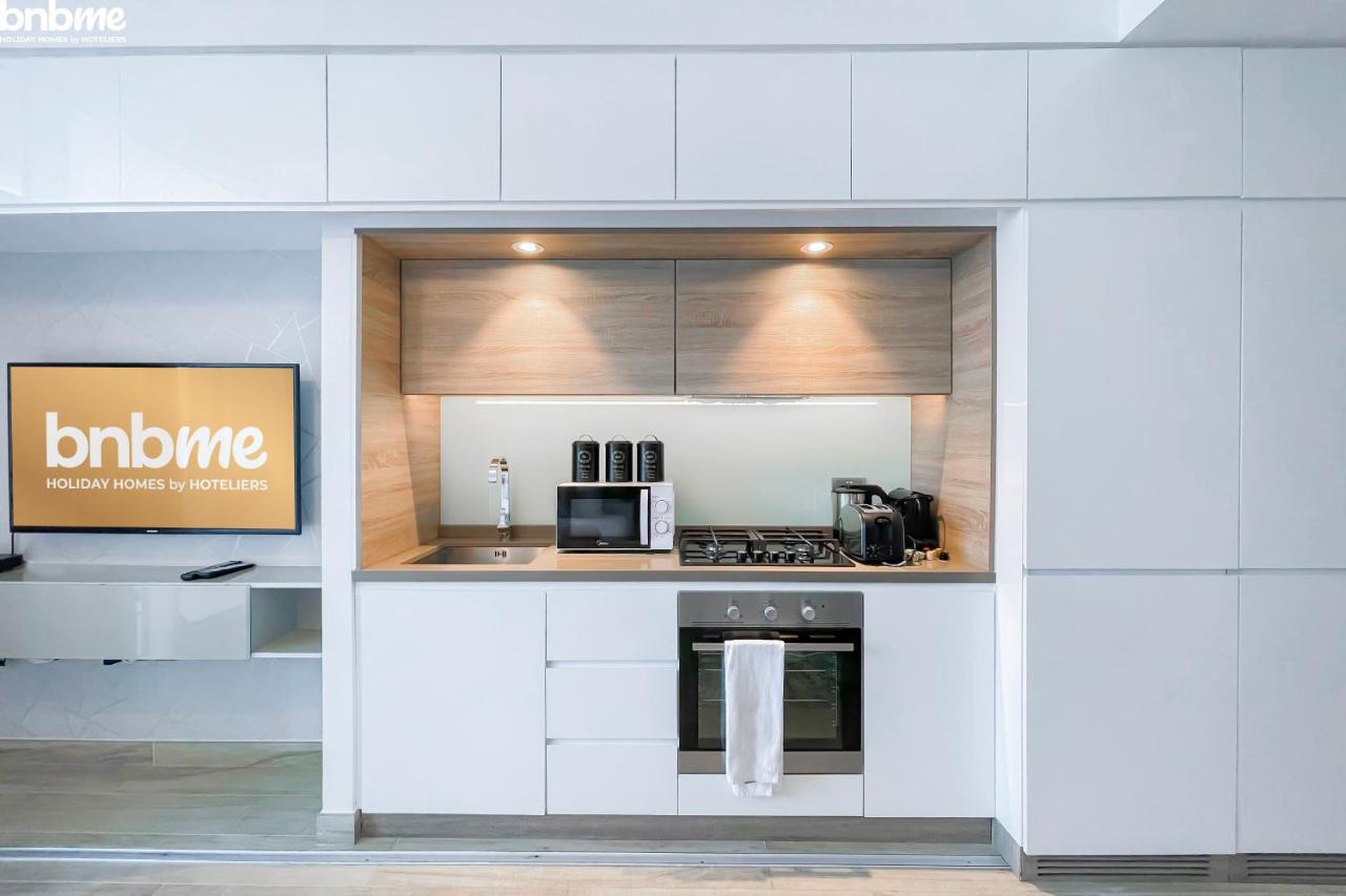 Bnbmehomes - Beautiful Lake View Studio Near Marina - 1504 두바이 외부 사진